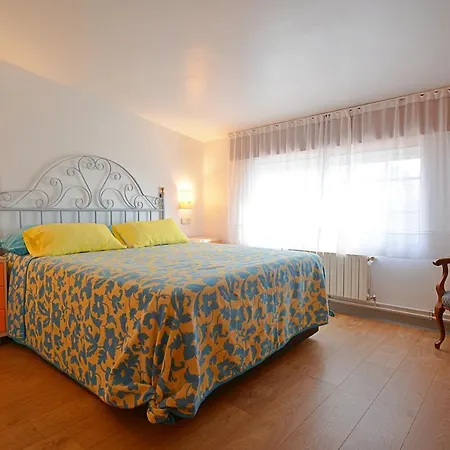 Cacheiro Apartment *