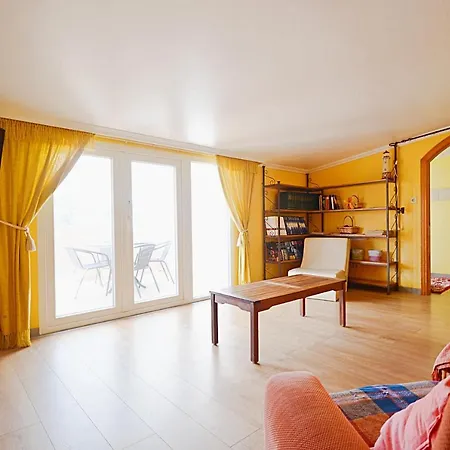 Cacheiro Apartment *